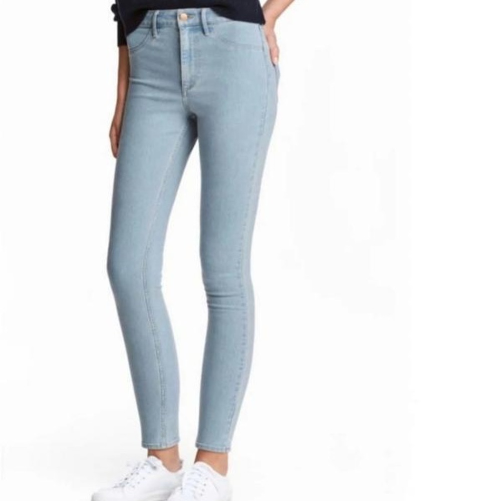 H&M super skinny light wash jeggings